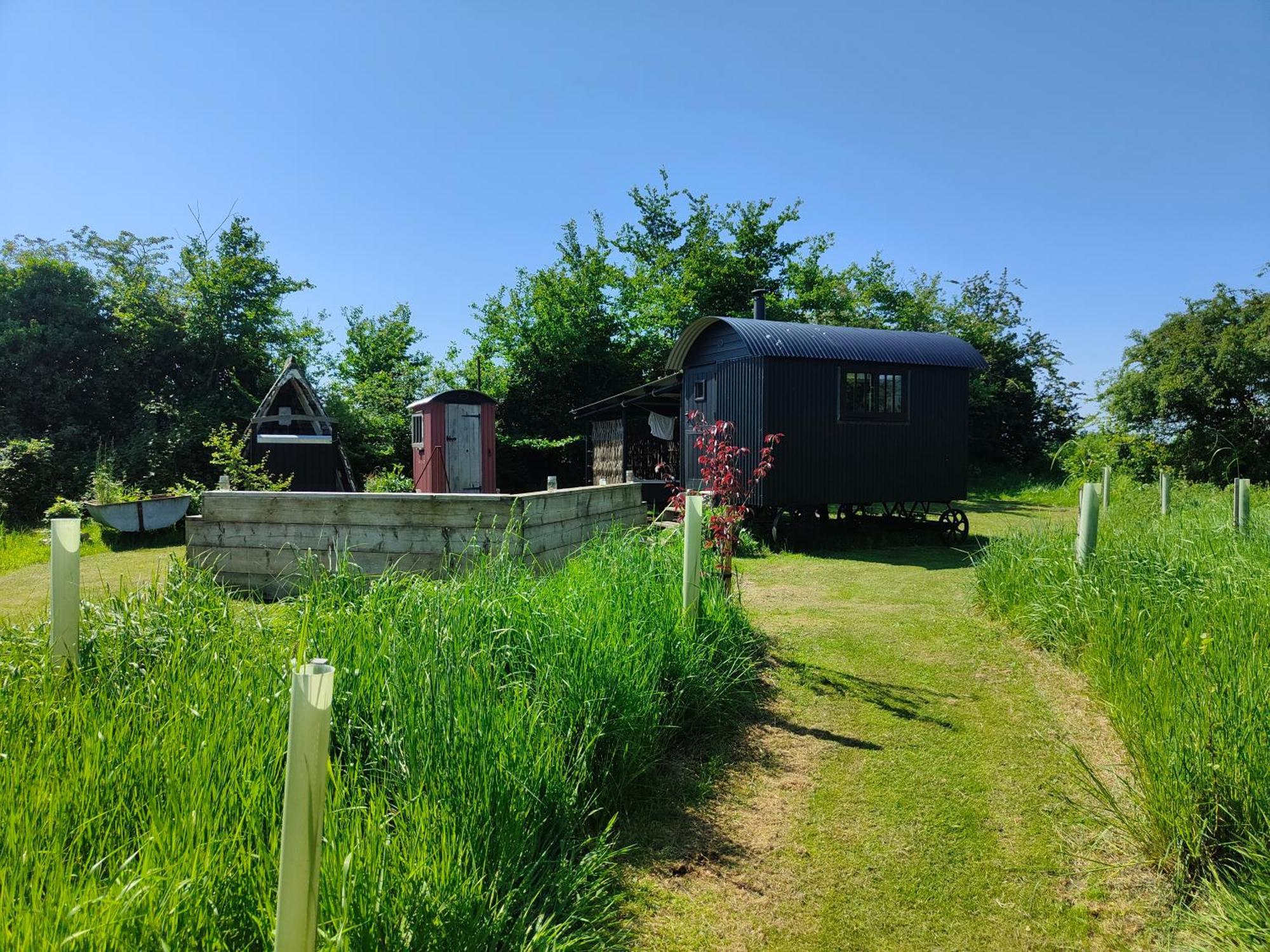 Stompy'S Hut Apartment Laxfield Exterior photo